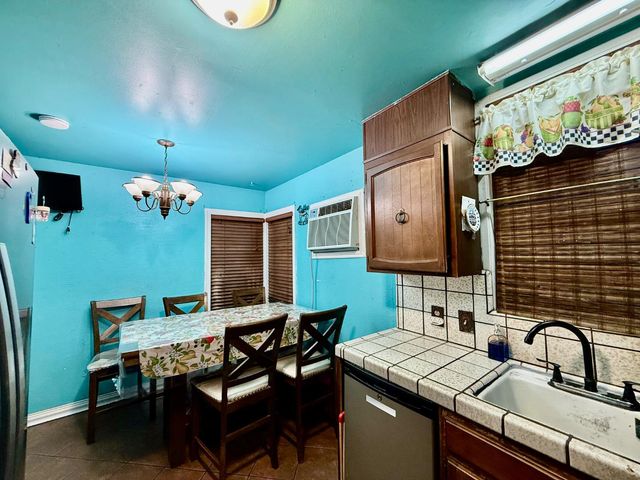 1215 Kingsley Ave, Stockton, CA 95203
