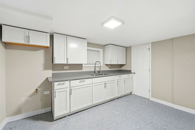 1217 N Harding Avenue, Chicago, IL 60651