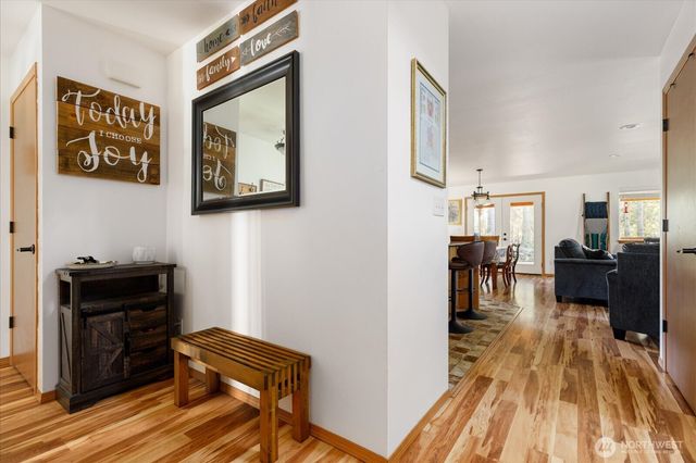 1035 W Starflower Road, Oak Harbor, WA 98277