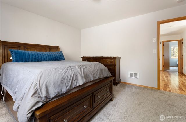 1035 W Starflower Road, Oak Harbor, WA 98277