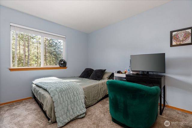 1035 W Starflower Road, Oak Harbor, WA 98277