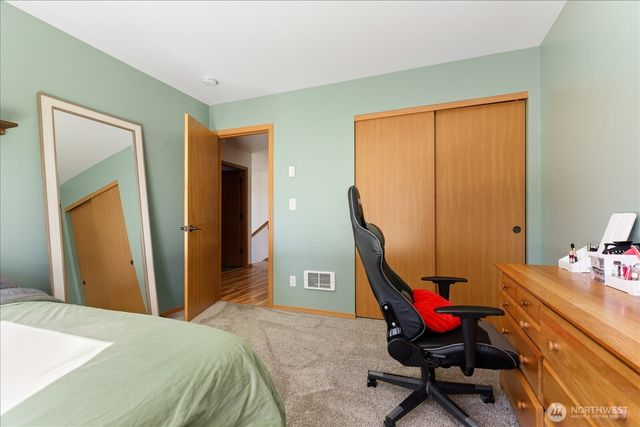 1035 W Starflower Road, Oak Harbor, WA 98277