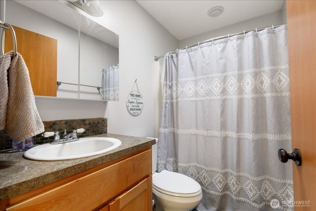 1035 W Starflower Road, Oak Harbor, WA 98277