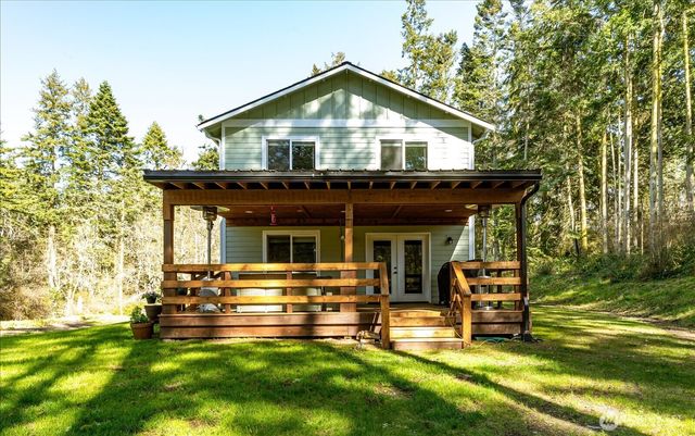 1035 W Starflower Road, Oak Harbor, WA 98277