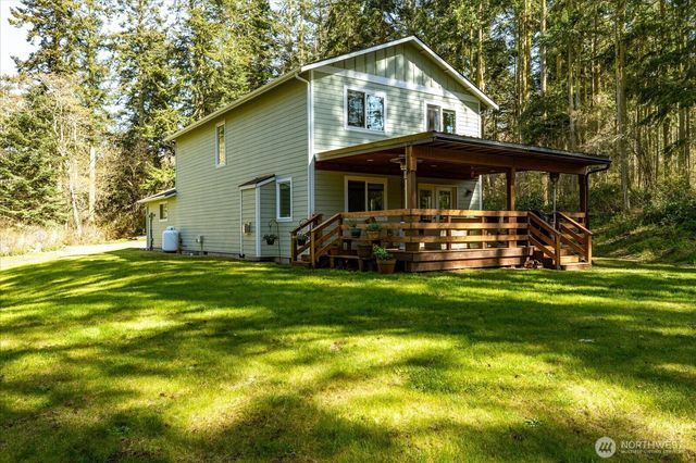 1035 W Starflower Road, Oak Harbor, WA 98277
