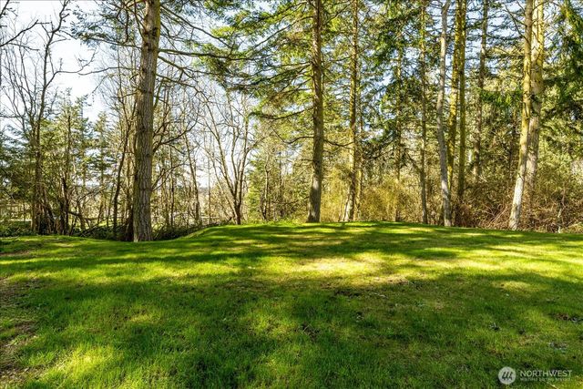 1035 W Starflower Road, Oak Harbor, WA 98277