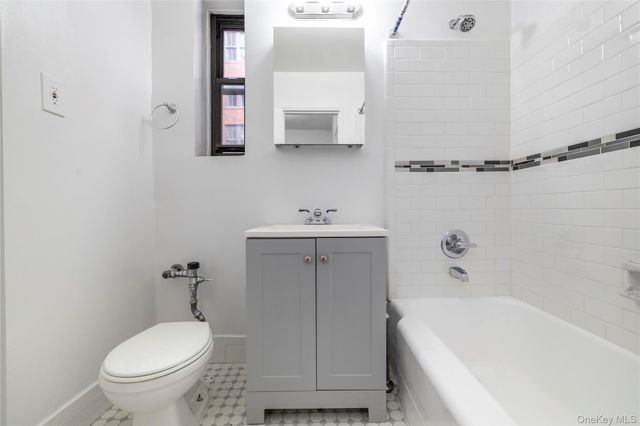 10-40 Neilson Street 1-A, Far Rockaway, NY 11691