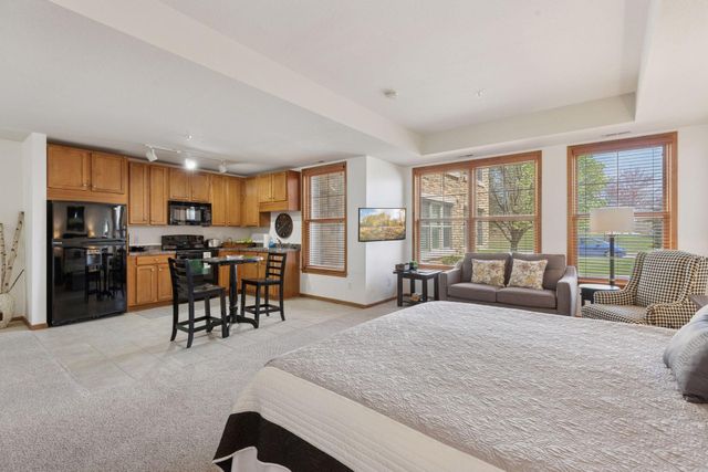 3110 N Chestnut Street 209, Chaska, MN 55318