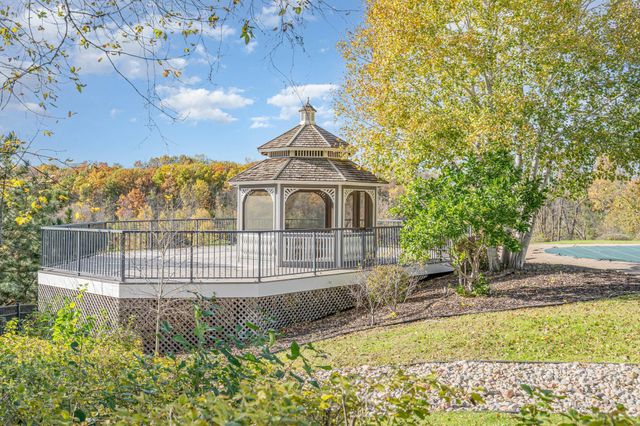 3110 N Chestnut Street 209, Chaska, MN 55318