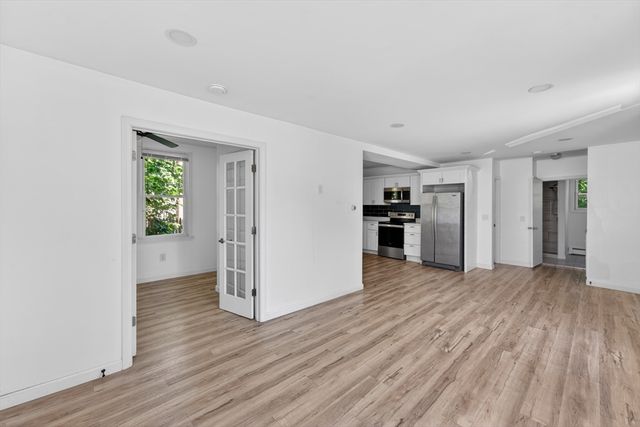 50 Lloyd Ave, Warwick, RI 02889