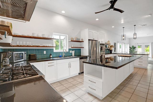 2005 E Racquet Club Road, Palm Springs, CA 92262