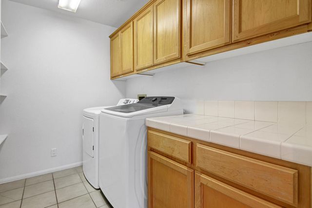 2005 E Racquet Club Road, Palm Springs, CA 92262