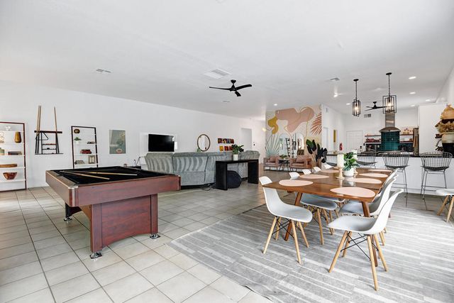 2005 E Racquet Club Road, Palm Springs, CA 92262