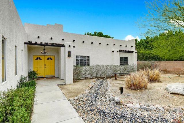 2005 E Racquet Club Road, Palm Springs, CA 92262