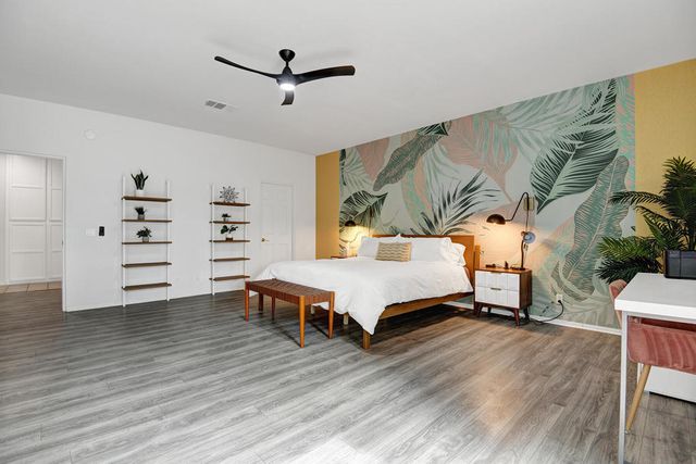 2005 E Racquet Club Road, Palm Springs, CA 92262