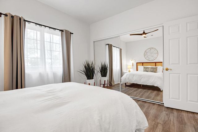 2005 E Racquet Club Road, Palm Springs, CA 92262