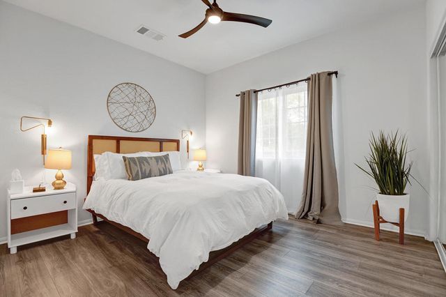 2005 E Racquet Club Road, Palm Springs, CA 92262