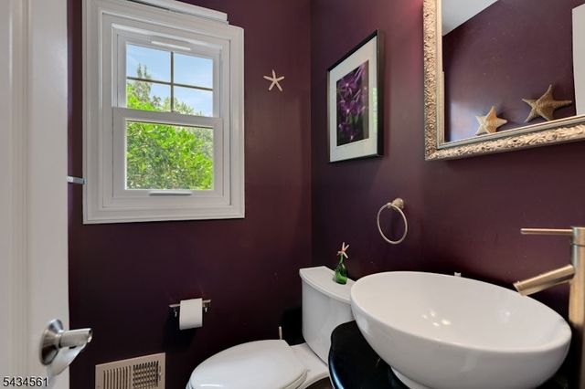 340 Central Ave, Mountainside Boro, NJ 07092
