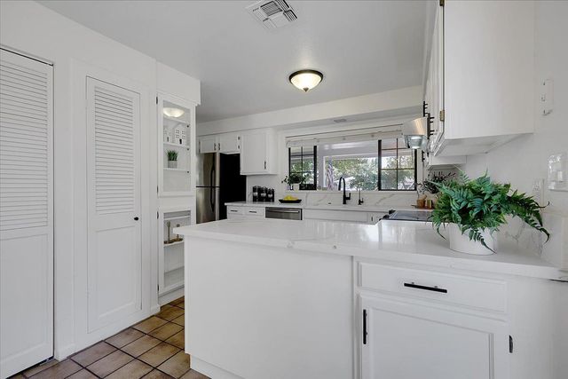 3505 Kersey Ln, Sacramento, CA 95864