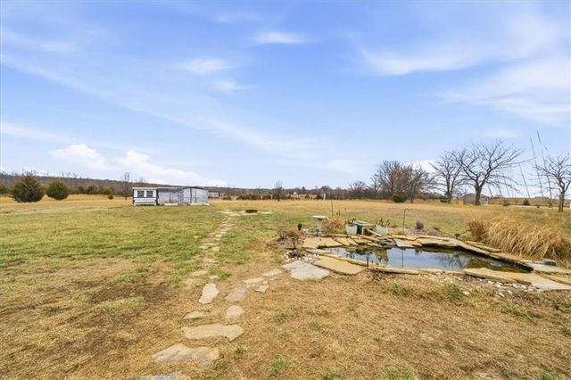 25523 Primrose Lane, Lawrence, KS 66044