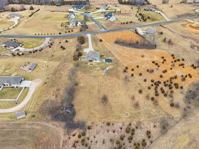 25523 Primrose Lane, Lawrence, KS 66044