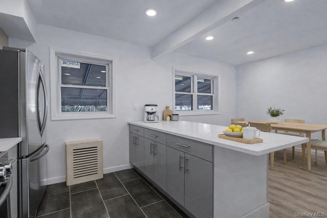 6616 52nd Drive, Maspeth, NY 11378