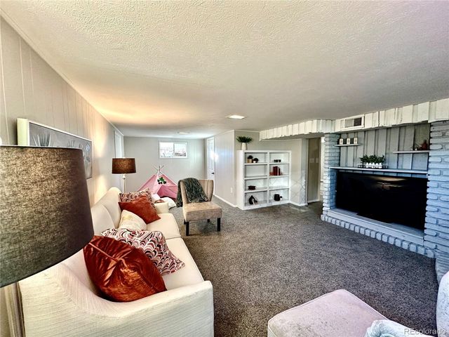 6401 E 71st Avenue, Commerce City, CO 80022