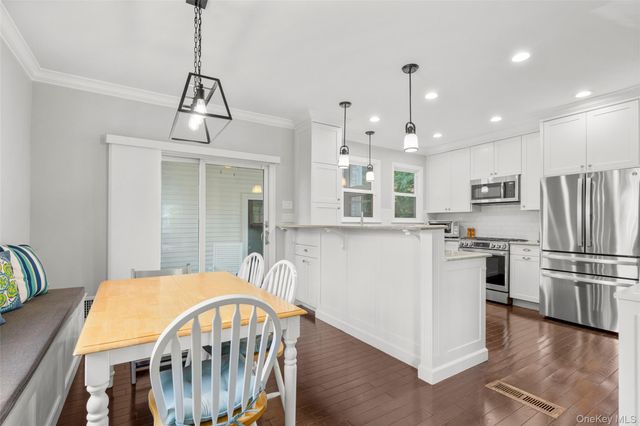 10 Bogert Place, Bronxville, NY 10708
