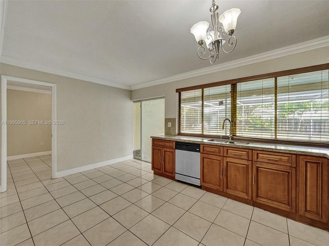 7231 NW 20th St, Sunrise, FL 33313