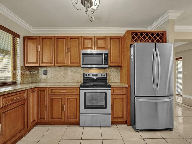 7231 NW 20th St, Sunrise, FL 33313