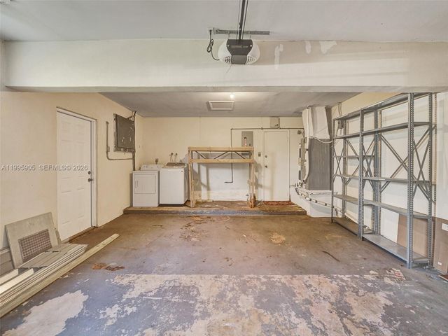 7231 NW 20th St, Sunrise, FL 33313