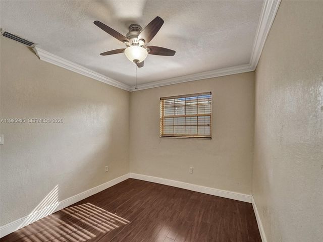 7231 NW 20th St, Sunrise, FL 33313