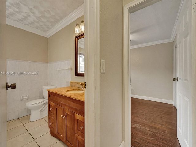 7231 NW 20th St, Sunrise, FL 33313