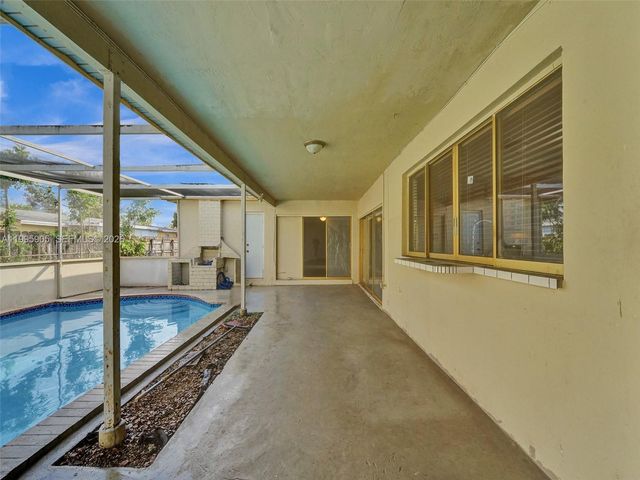 7231 NW 20th St, Sunrise, FL 33313