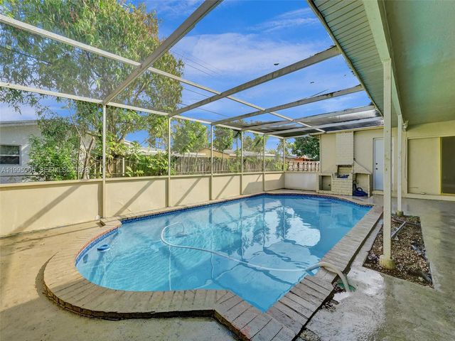 7231 NW 20th St, Sunrise, FL 33313