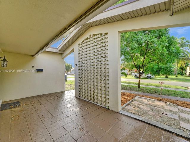 7231 NW 20th St, Sunrise, FL 33313