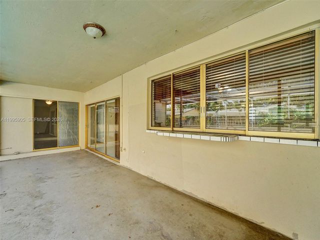 7231 NW 20th St, Sunrise, FL 33313