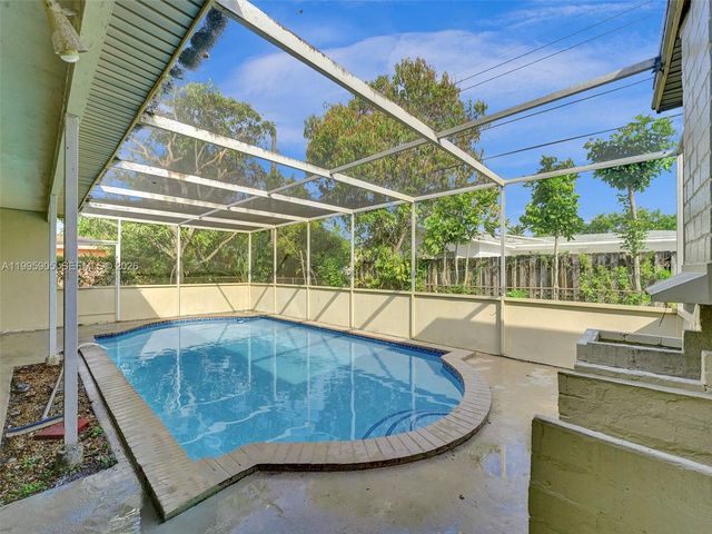 7231 NW 20th St, Sunrise, FL 33313