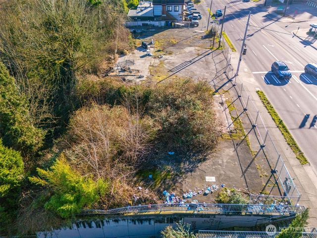 10400 Lake City Way NE, Seattle, WA 98125