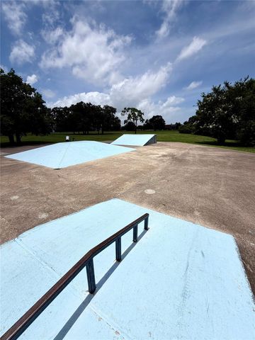O Clopper Road, Seabrook, TX 77586