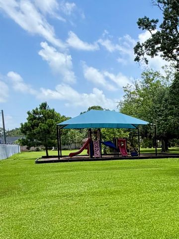 O Clopper Road, Seabrook, TX 77586