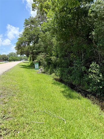 O Clopper Road, Seabrook, TX 77586