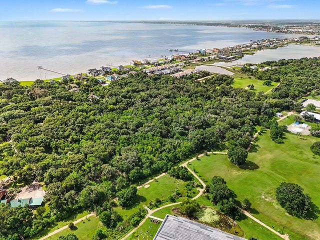 O Clopper Road, Seabrook, TX 77586