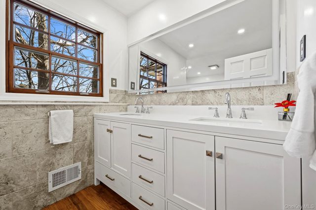 10 Highridge Road, Hartsdale, NY 10530