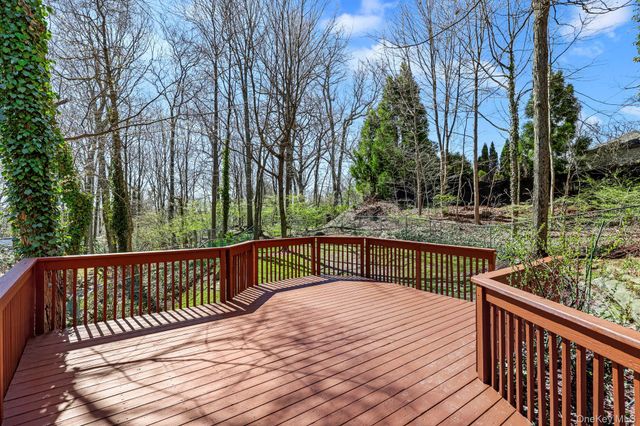 10 Highridge Road, Hartsdale, NY 10530
