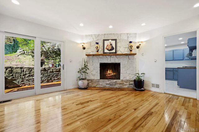 10 Highridge Road, Hartsdale, NY 10530