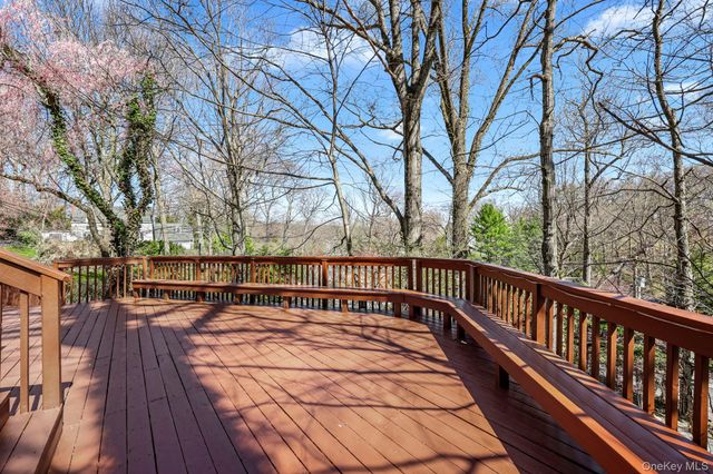 10 Highridge Road, Hartsdale, NY 10530
