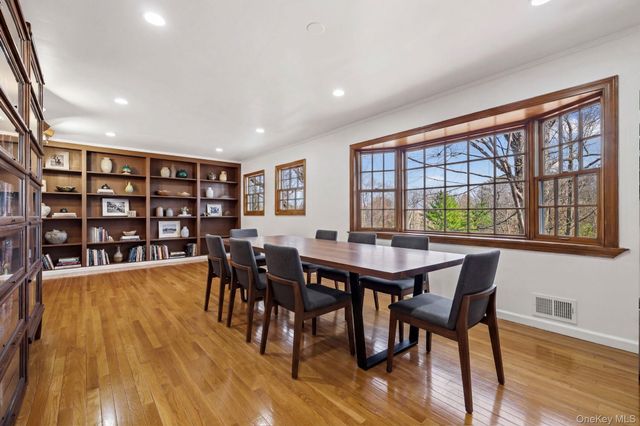 10 Highridge Road, Hartsdale, NY 10530