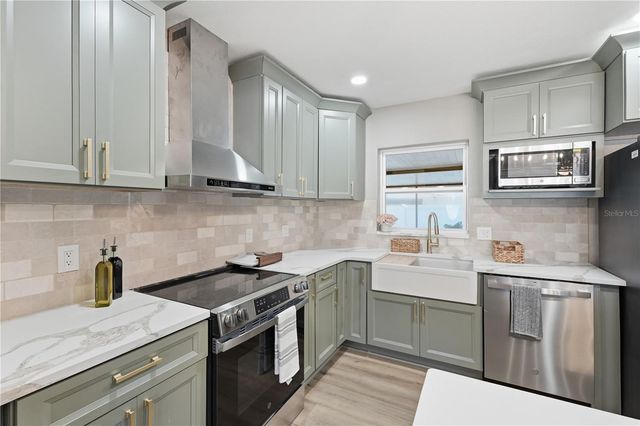 6160 22ND AVENUE N, St Petersburg, FL 33710