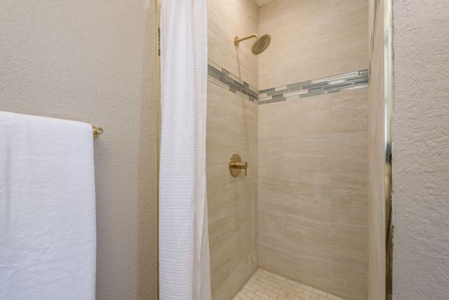 6160 22ND AVENUE N, St Petersburg, FL 33710